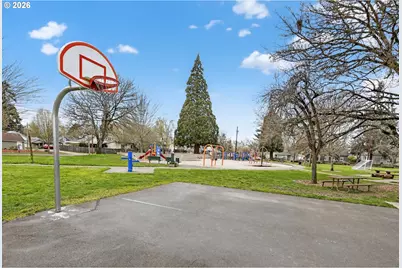 352 NE 21st St, Salem, OR 97301 - Photo 36