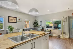 817 Exchange St, Astoria, OR 97103 - Photo 40