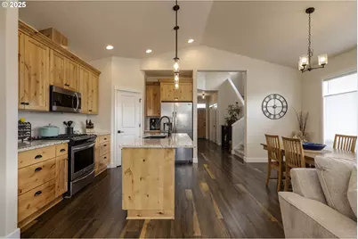 1779 SE Academy St, Dallas, OR 97338 - Photo 6