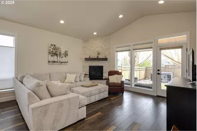 1779 SE Academy St, Dallas, OR 97338 - Photo 8