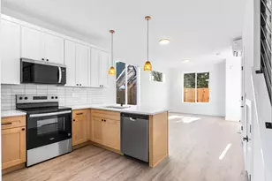 9560 N Buchanan Ave, Portland, OR 97203 - Photo 6