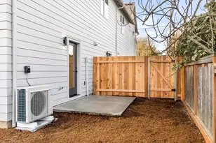 9560 N Buchanan Ave, Portland, OR 97203 - Photo 12