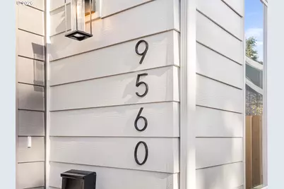 9560 N Buchanan Ave, Portland, OR 97203 - Photo 2