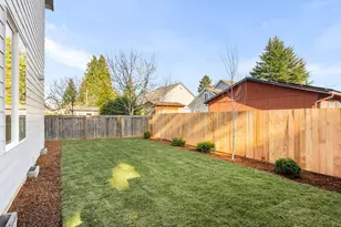 9560 N Buchanan Ave, Portland, OR 97203 - Photo 14