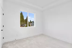 9560 N Buchanan Ave, Portland, OR 97203 - Photo 8