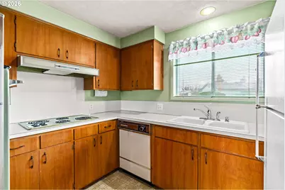 2434 14th Pl, Springfield, OR 97477 - Photo 12