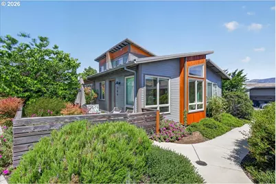 106 Dunn Cir, Ashland, OR 97520 - Photo 2