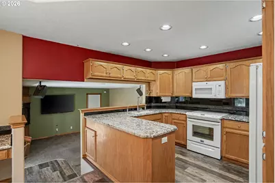 496 SE Walnut Cir, Dallas, OR 97338 - Photo 10