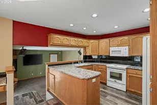 496 SE Walnut Cir, Dallas, OR 97338 - Photo 10