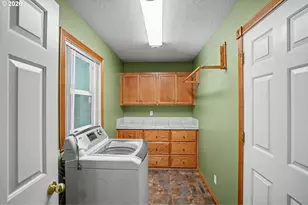496 SE Walnut Cir, Dallas, OR 97338 - Photo 24