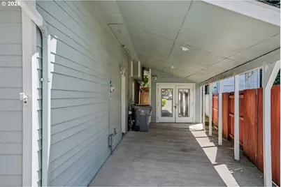 496 SE Walnut Cir, Dallas, OR 97338 - Photo 4