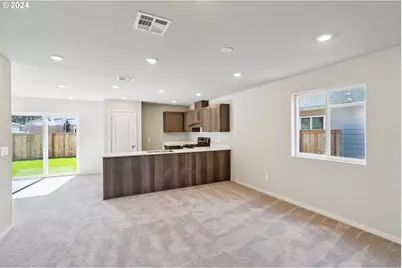 663 Minnesota St, Lebanon, OR 97355 - Photo 2