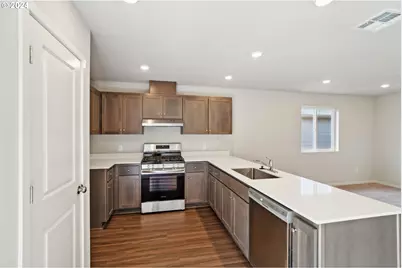 663 Minnesota St, Lebanon, OR 97355 - Photo 4