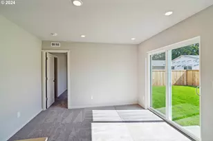 663 Minnesota St, Lebanon, OR 97355 - Photo 10