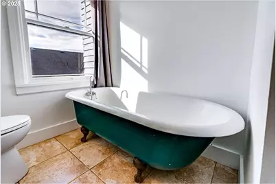 1610 NE 13th St, Lincoln City, OR 97367 - Photo 16