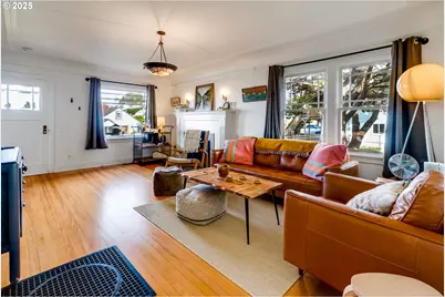 1610 NE 13th St, Lincoln City, OR 97367 - Photo 2