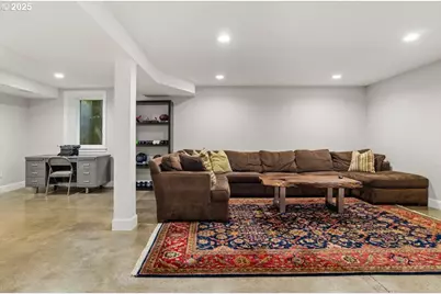 2505 SW Hillcrest Dr, Portland, OR 97201 - Photo 32