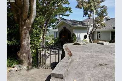 94414 Tom Cat Hill Rd, Gold Beach, OR 97444 - Photo 10