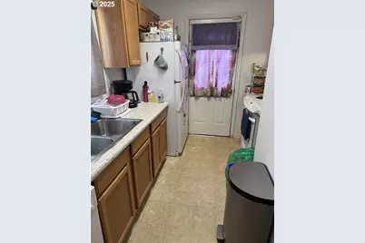 217 NE 146th Ave #4, Portland, OR 97230 - Photo 4