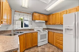 1699 N Terry St, Eugene, OR 97402 - Photo 12