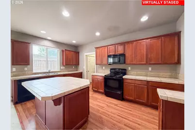 1724 SW Willowview Ter, Beaverton, OR 97003 - Photo 2