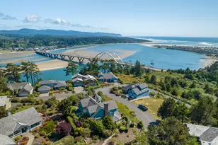 930 NW Highland Dr, Waldport, OR 97394 - Photo 8