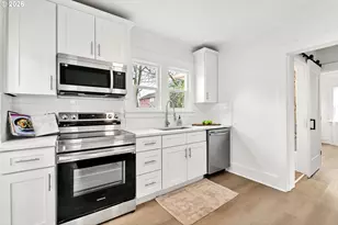 7630 N Drummond Ave, Portland, OR 97217 - Photo 8