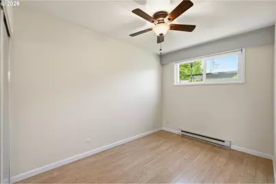 2121 W 15th Ct, Eugene, OR 97402 - Photo 14
