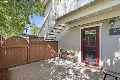 2121 W 15th Ct, Eugene, OR 97402 - Photo 4