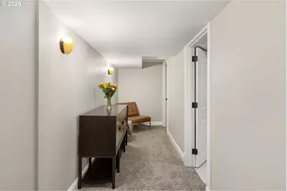 203 SW Kingston Ave, Portland, OR 97205 - Photo 32