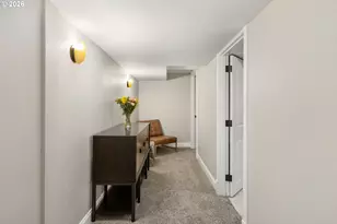 203 SW Kingston Ave, Portland, OR 97205 - Photo 32