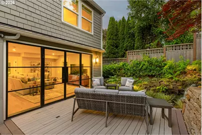 203 SW Kingston Ave, Portland, OR 97205 - Photo 20