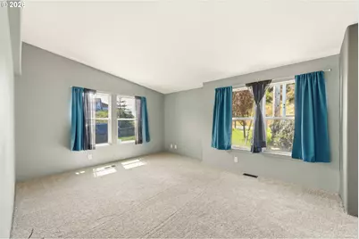 683 Lakeshore Dr, Coos Bay, OR 97420 - Photo 20