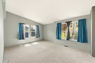 683 Lakeshore Dr, Coos Bay, OR 97420 - Photo 20