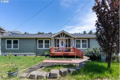 683 Lakeshore Dr, Coos Bay, OR 97420 - Photo 2