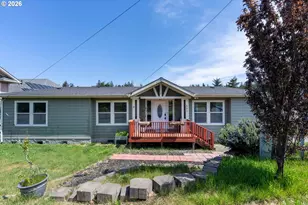 683 Lakeshore Dr, Coos Bay, OR 97420 - Photo 2