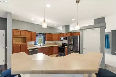 683 Lakeshore Dr, Coos Bay, OR 97420 - Photo 26