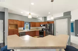 683 Lakeshore Dr, Coos Bay, OR 97420 - Photo 26