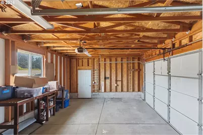 683 Lakeshore Dr, Coos Bay, OR 97420 - Photo 14