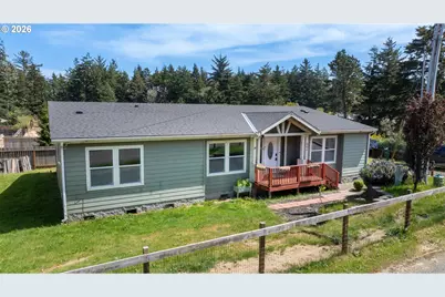 683 Lakeshore Dr, Coos Bay, OR 97420 - Photo 1