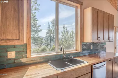 946 N Echo Mountain Rd, Otis, OR 97368 - Photo 14