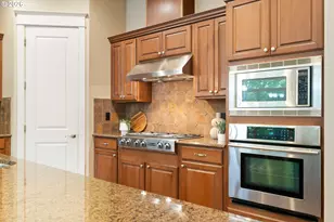 8175 SW Laurelwood Ct, Portland, OR 97225 - Photo 6
