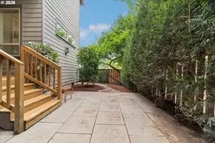 8175 SW Laurelwood Ct, Portland, OR 97225 - Photo 20