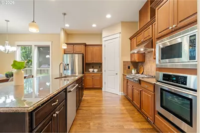 8175 SW Laurelwood Ct, Portland, OR 97225 - Photo 6