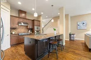 8175 SW Laurelwood Ct, Portland, OR 97225 - Photo 10