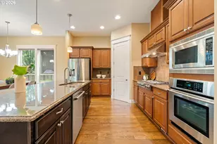 8175 SW Laurelwood Ct, Portland, OR 97225 - Photo 4