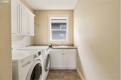 8175 SW Laurelwood Ct, Portland, OR 97225 - Photo 36