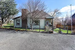 552 NE Williams St, Dufur, OR 97021 - Photo 2