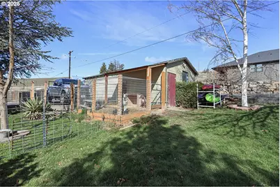 552 NE Williams St, Dufur, OR 97021 - Photo 30