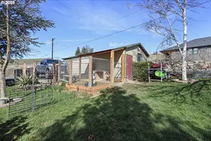 552 NE Williams St, Dufur, OR 97021 - Photo 30